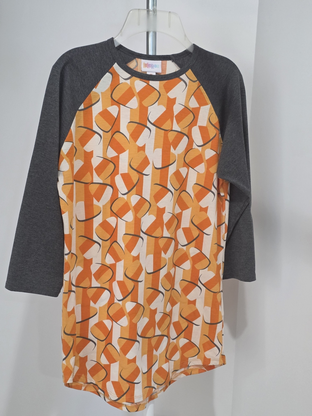 LuLaRoe Randy - Halloween Candy Corn Print Baseball T-Shirt XS - Picture 1 of 4